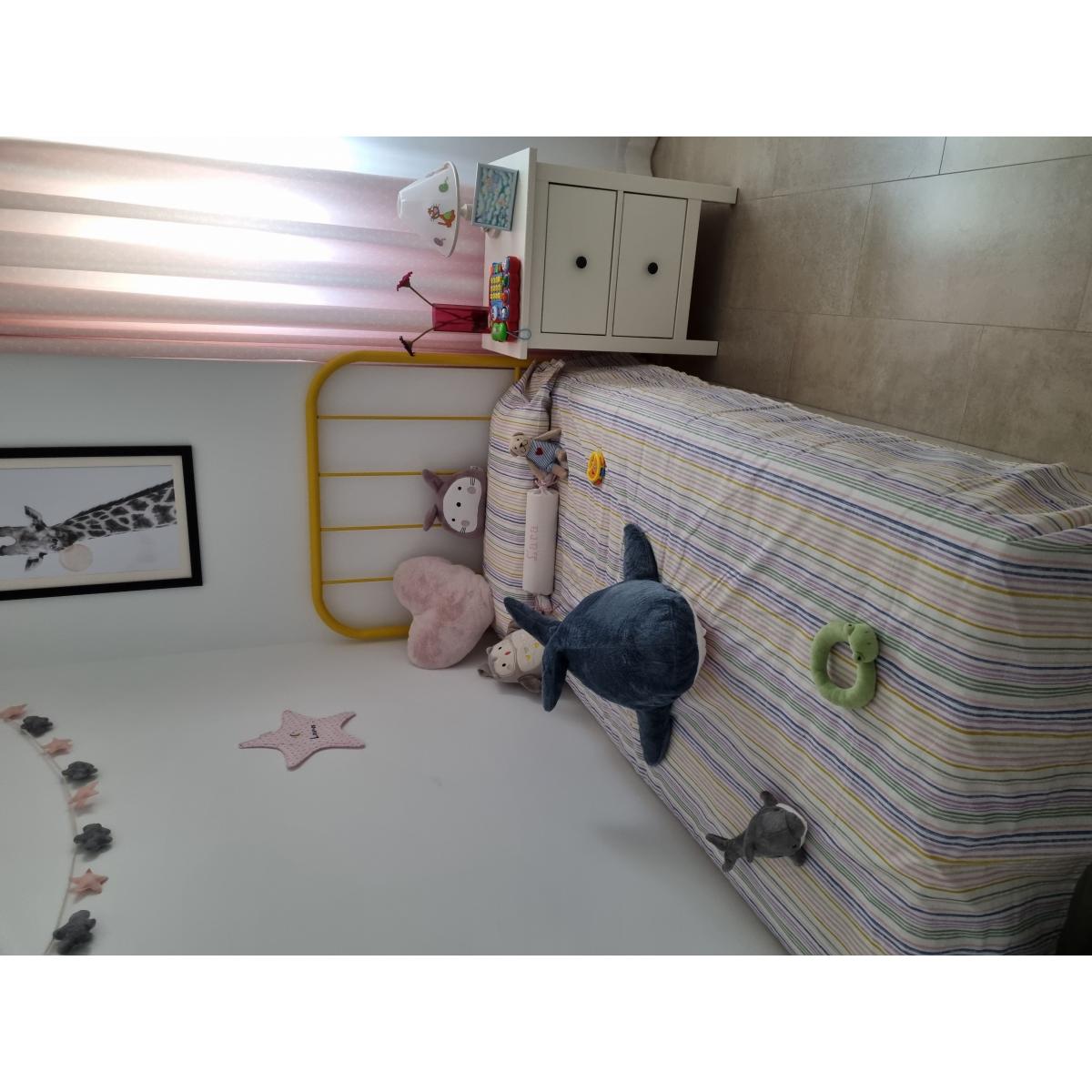 Cabecero infantil amarillo